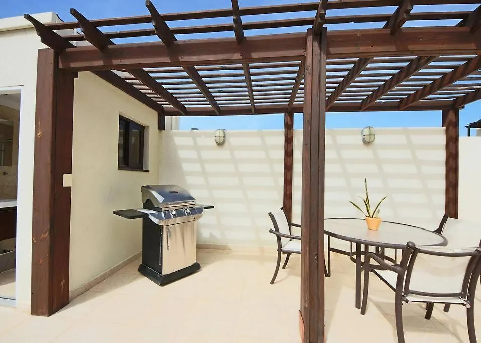 Spacious Condo With Private Terrace & Pool 棕榈滩 0*,