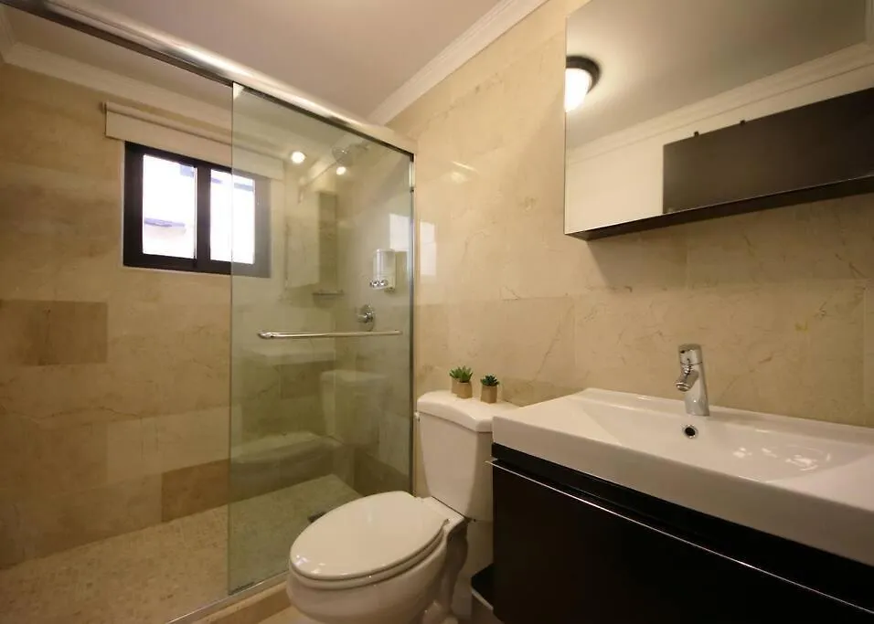 公寓 Spacious Condo With Private Terrace & Pool 棕榈滩