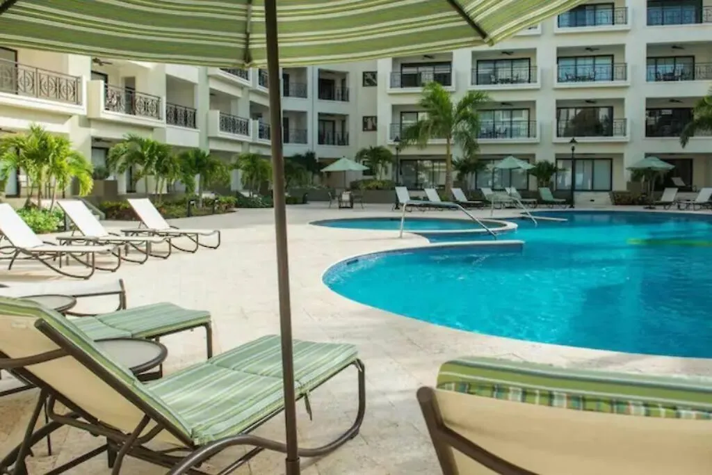 公寓 Spacious Condo With Private Terrace & Pool 棕榈滩