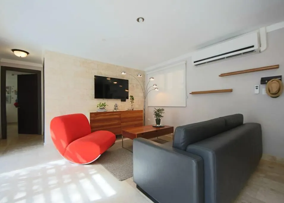 Spacious Condo With Private Terrace & Pool 棕榈滩 公寓